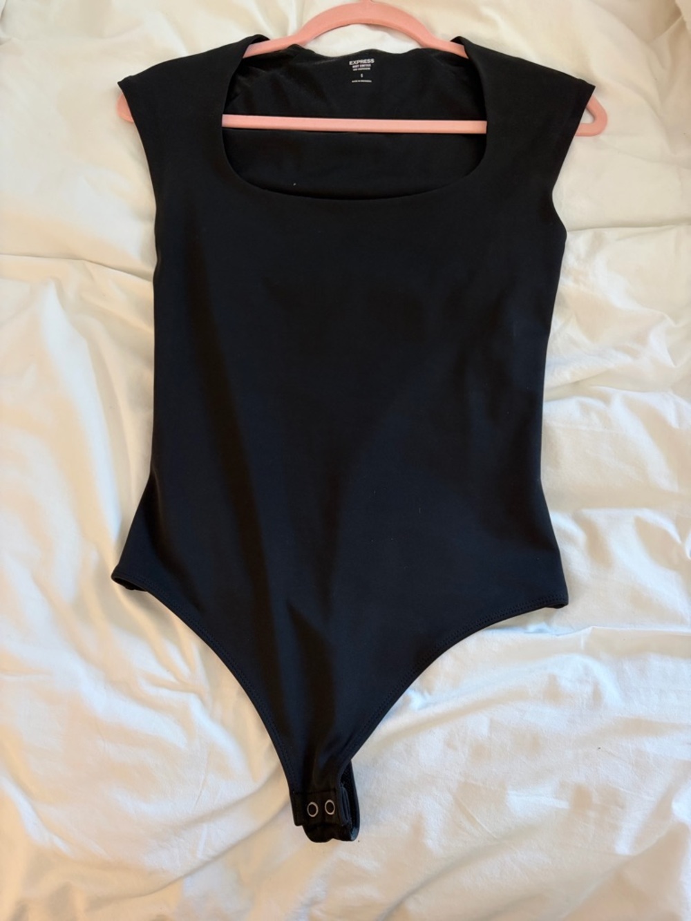 Express Black Scoop Neck Cap Sleeve Bodysuit - Solid Black